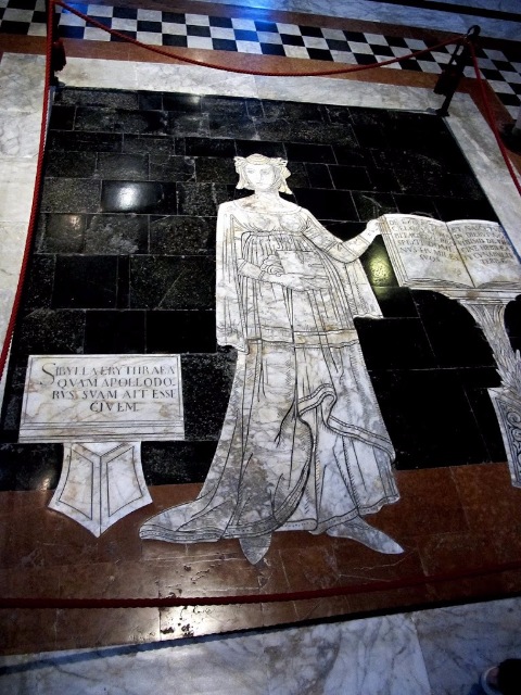 Приключения Минуш в Италии. Часть 5. Сиена. Современное средневековье