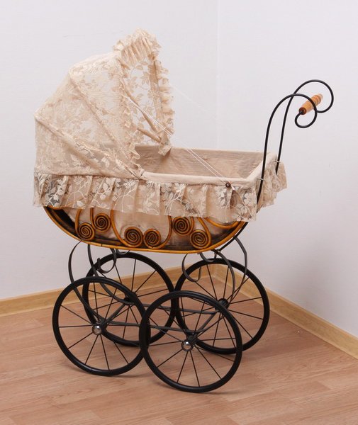 Коляски, кроватки, колыбельки для кукол