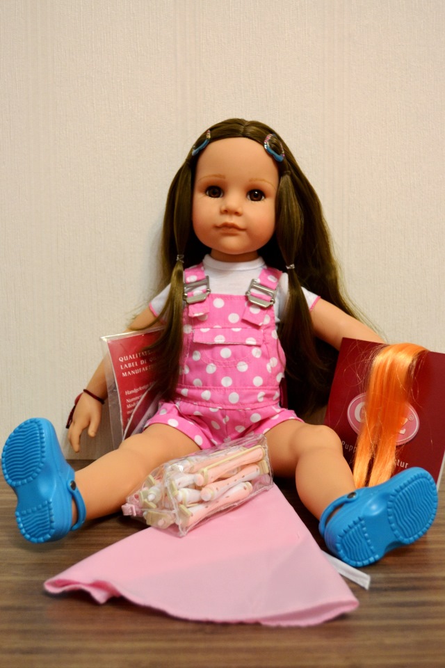 Брюнетки из Спа-салона немецкой фирмы Gotz