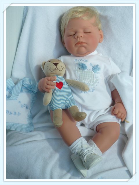 Rock-a-bye - спящее чудо от Lee Middleton