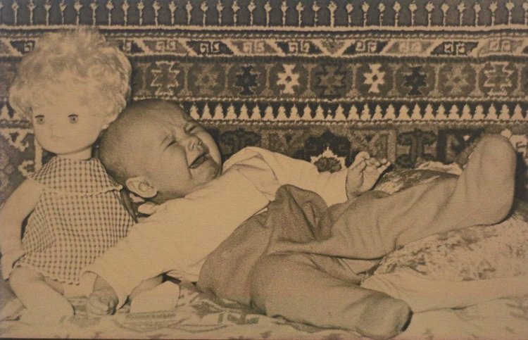 Девочка, которая все время плачет или авторская кукла Сюзан Липл (Susan Lippl)