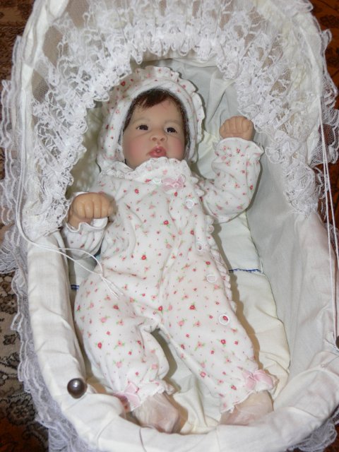 Чудо малыши в детской колясочке.. Artista Charisma Doll