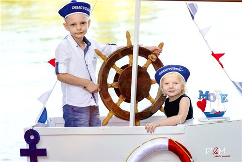 Куклы и подушки-буквы: о том, как гармонично вписать куклу в интерьер комнаты