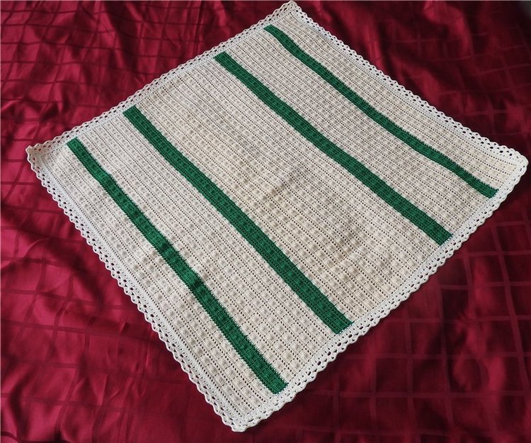 Большой вязаный плед для куклы (малыша)