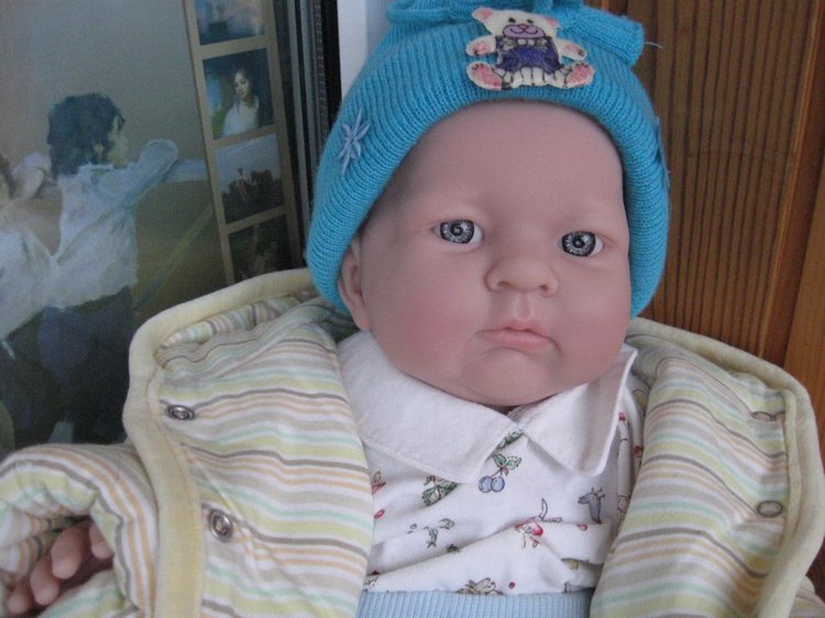 Сборы на прогулку маленькой Евочки