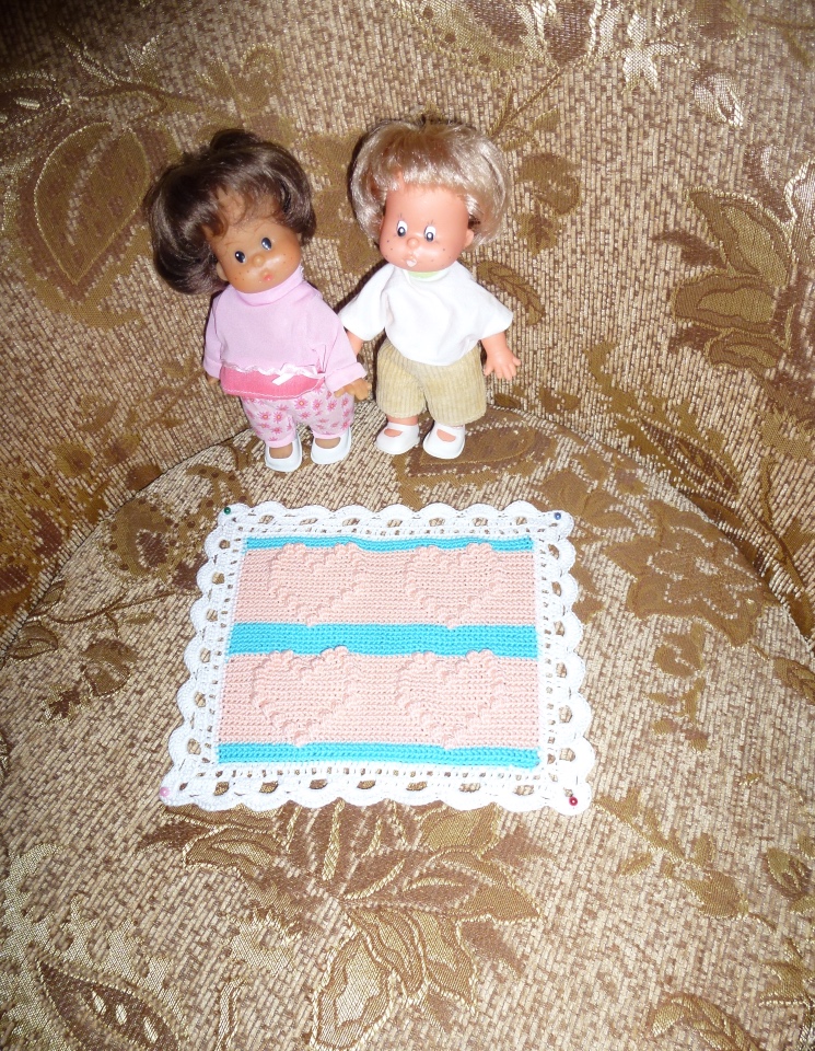 Красивые пледы-одеяльца ручной работы для кукол