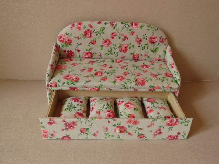 Мой первый опыт создания дивана для кукол (фото 7)