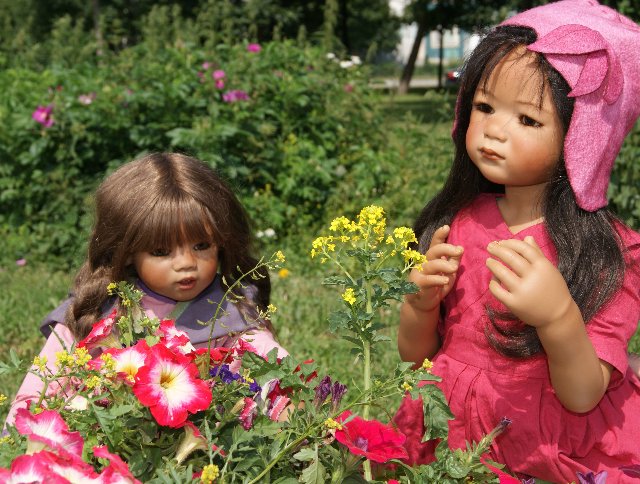 Теперь уже русские красавицы Tscharle и Munira от Аннет Химстедт