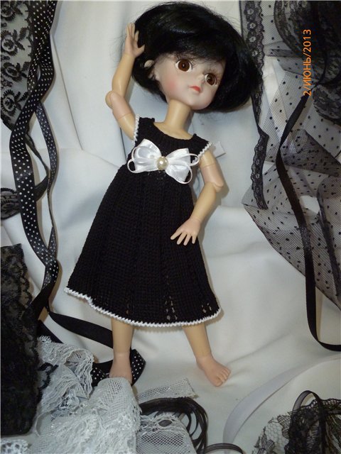 "Черно-белое кино". Одежда для кукол БЖД своими руками