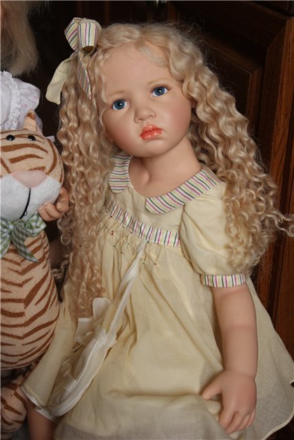 Малышки Лени (Leni , 2008) и Шани (Shani, 2010) от Hildegard Gunzel. Резин