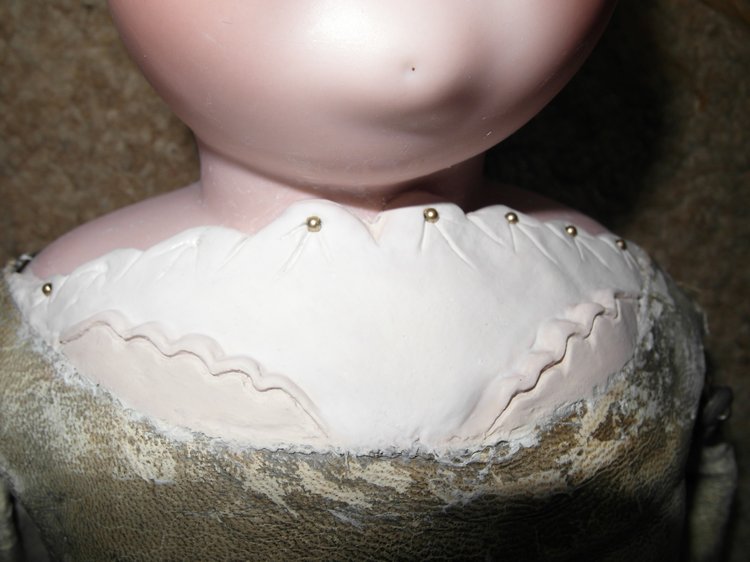 Ремонт "с фантазией" антикварной куклы (фото 5)