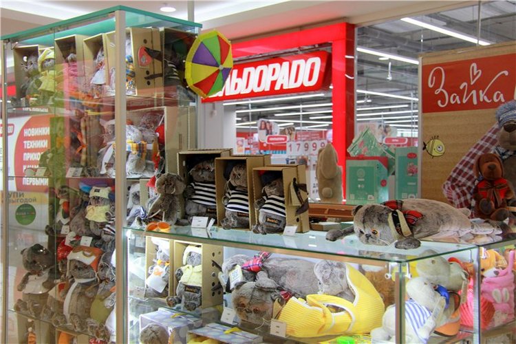 Выставка ретро-автомобилей и выставка уникальных песчаных скульптур в Твери, продолжение