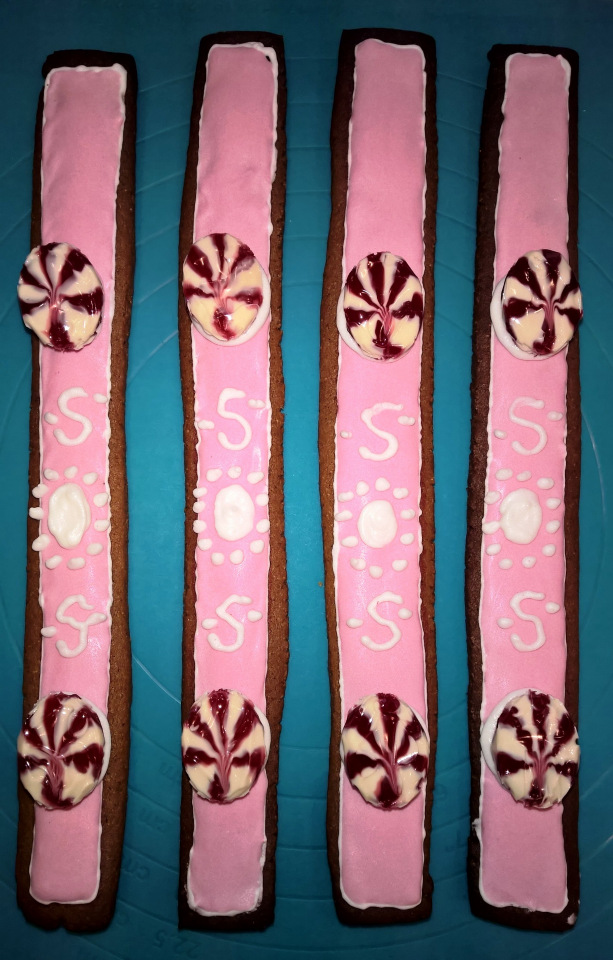 Для продвинутых в геометрии, или, Мой первый опыт изготовления пряничной карусели (с пошаговой съемкой)