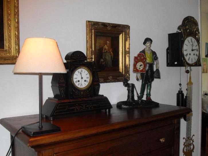 Старинные часы еще идут. Коллекция старинных часов