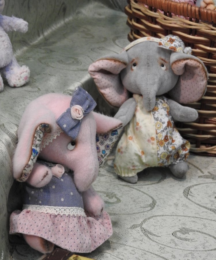 Зверюшки на балу. Тишинка 2017