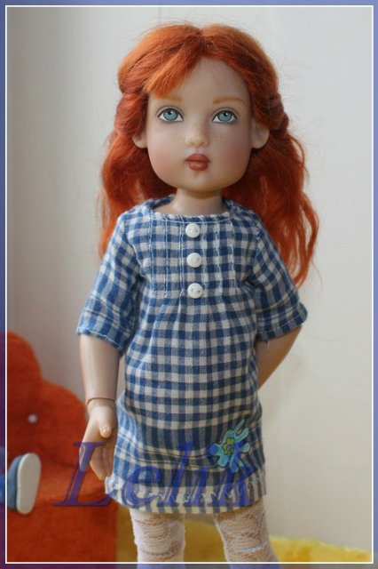 Наш диванчик, или одёжка из платков. Куколки от Helen Kish