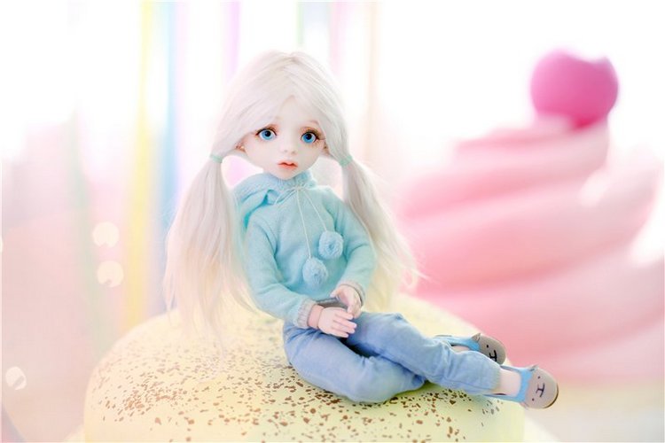 Много фотографий шарнирных кукол