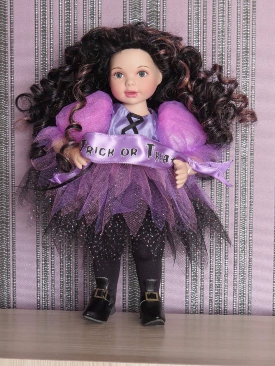 Неожиданно для меня, прилетела ко мне чудная фарфоровая ведьмочка