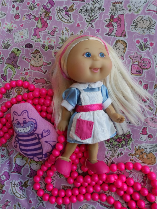 Надели шарики на нити. Красиво очень, посмотрите! Сваровски нашими глазами