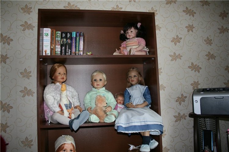 Вот так мы и живем... Размещение кукольной коллекции (фото 2)