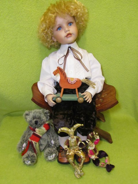 Два в одном. Фарфоровый мальчик