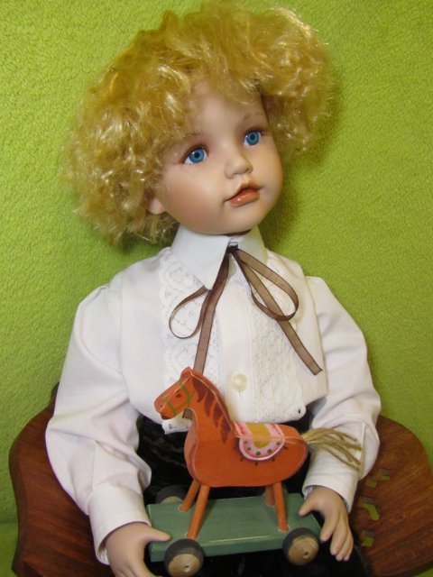 Два в одном. Фарфоровый мальчик