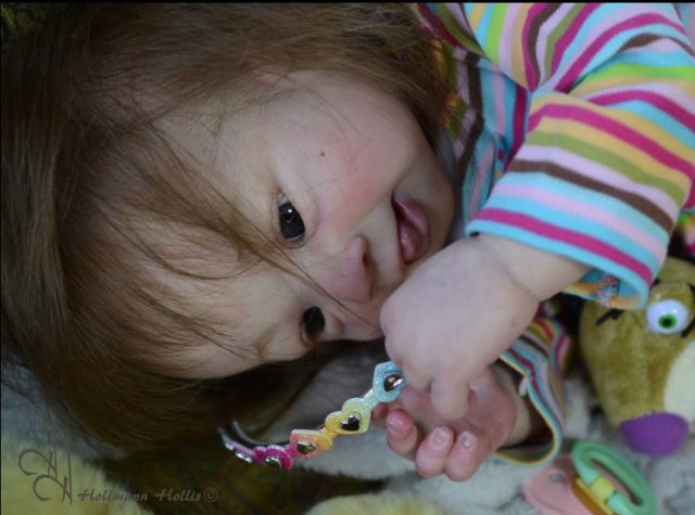 Прототип солнечная детка "Jenny" скульптор Alicia Toner