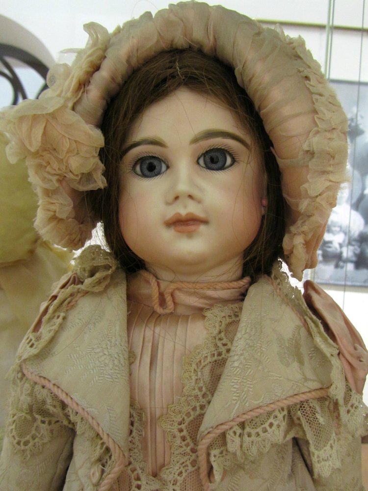 «Мода по-взрослому. Истории из кукольного гардероба» - выставка в Музее-заповеднике «Царицыно» - продолжение - 5-ый зал.