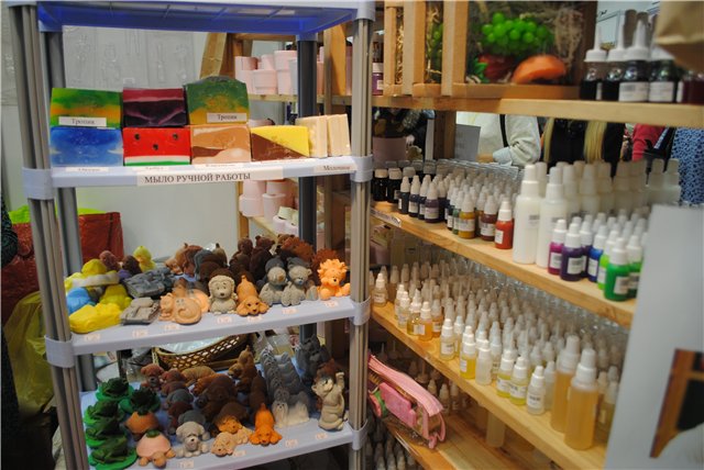 Выставка на Тишинке - Атмосфера творчества - 2014