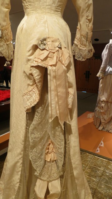 Как за неприметным фасадом может скрыватся просто удивительный Клондайк!!! Или "Это я удачно зашел!!!!!"