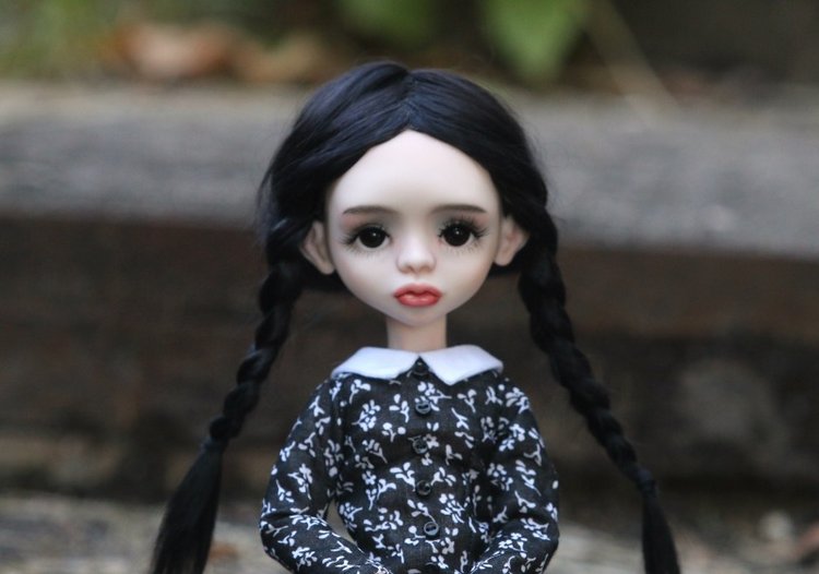 Уэнздей Аддамс моими глазами. Авторская шарнирная кукла