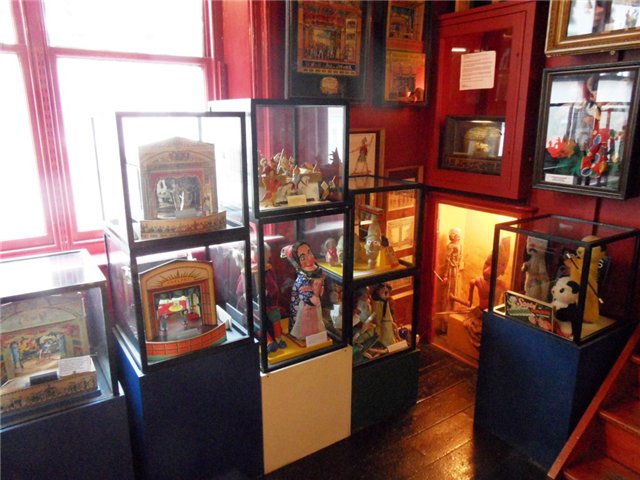 Лондонский Музей игрушек Поллока. Pollock's Toy Museum
