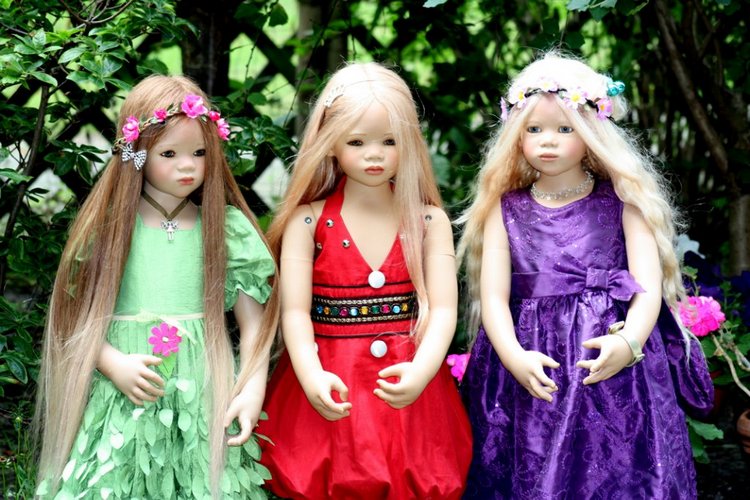 Солнечный денек в саду. Часть вторая - три подружки