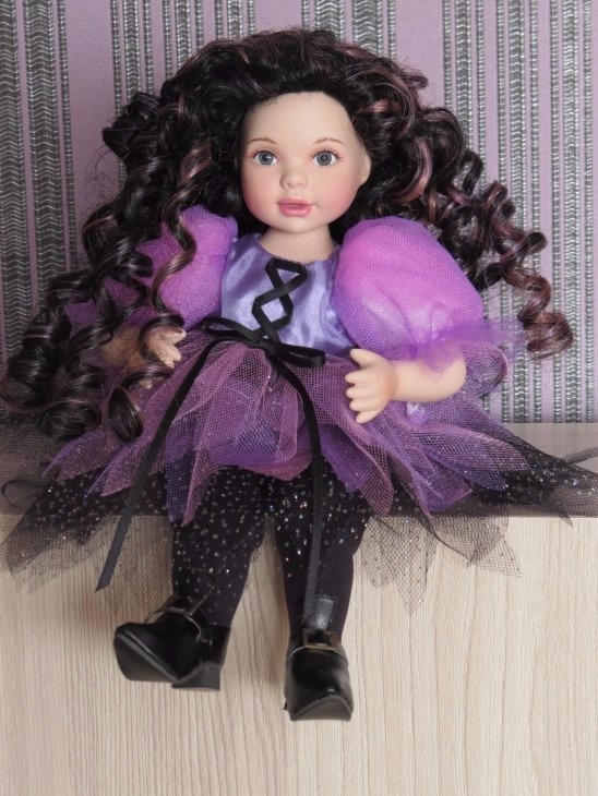 Неожиданно для меня, прилетела ко мне чудная фарфоровая ведьмочка