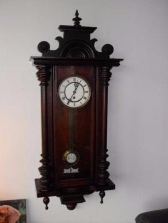 Старинные часы еще идут. Коллекция старинных часов