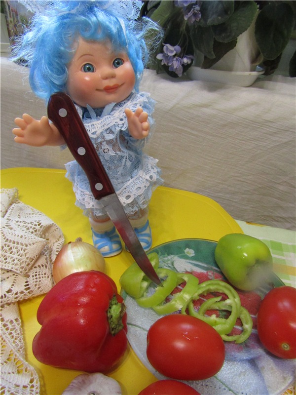 Мальвина - мастерица. Раз, два, три - готова пицца