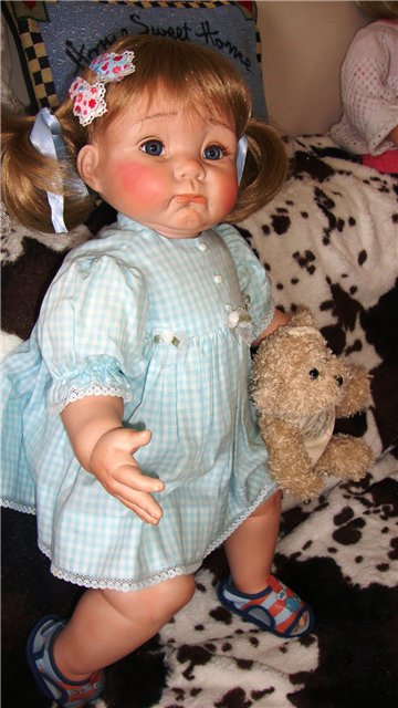 Фарфоровая помпушечка - куколка реплика "Winnie" от Cindy Marschner Rolfe (фото 5)