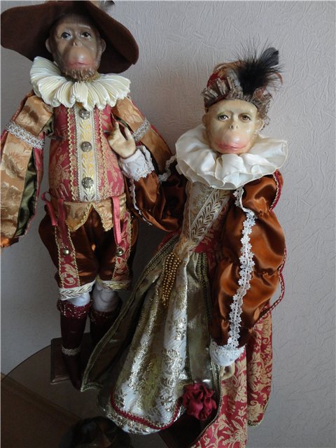 А может это снится мне?! Обезьяны-куклы в викторианских нарядах