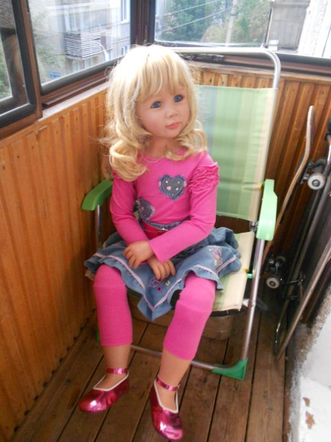 Во всех ты, милочка, паричках хороша