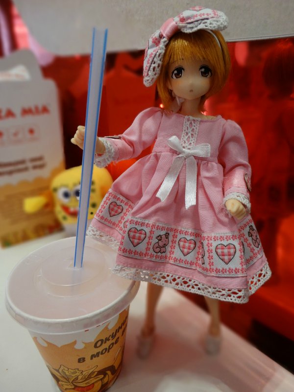 Дюймовочка в сказочном саду