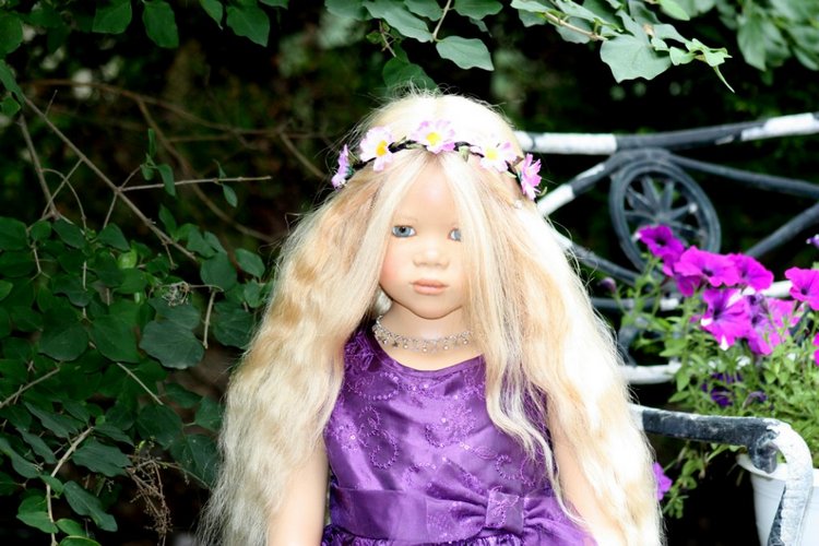 Солнечный денек в саду. Часть вторая - три подружки