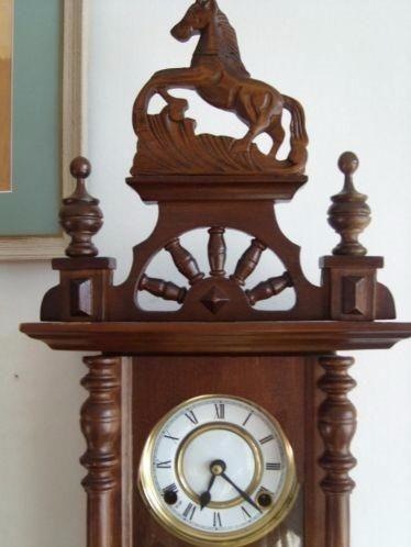 Старинные часы еще идут. Коллекция старинных часов