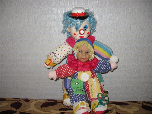 Развивающие и развлекающие куклы. О клоунах, которые живут у меня (фото 3)