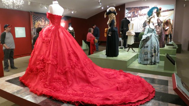 Как за неприметным фасадом может скрыватся просто удивительный Клондайк!!! Или "Это я удачно зашел!!!!!"