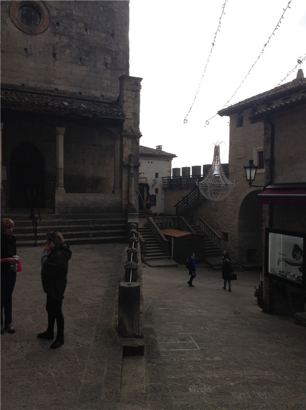 Приключения Минуш в Италии Часть 1. Сан-Марино. Государство в облаках (фото 9)