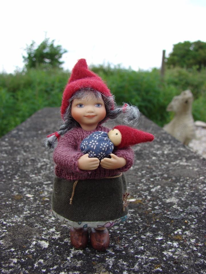 Гномики в красных колпачках от Birgitte Frigast (фото 8)