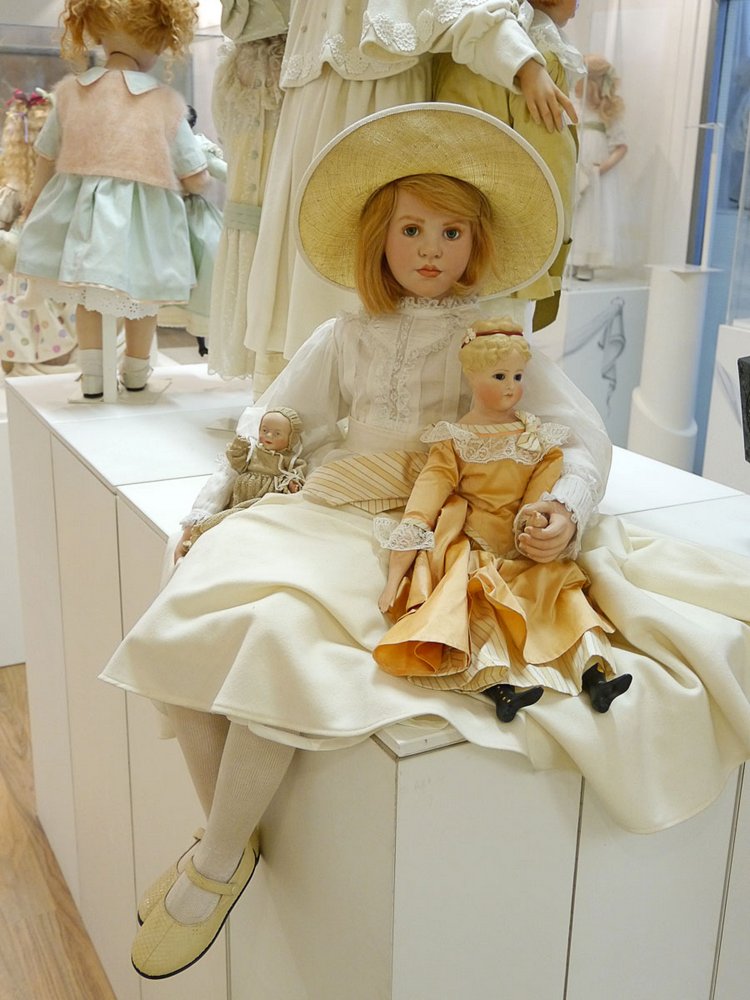 Гунзель открыла новый выставочный зал. Наслаждаемся