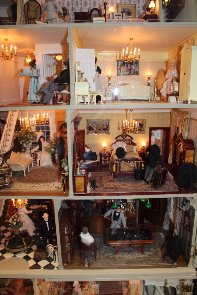 Все на выставку! Кукольные домики и миниатюра