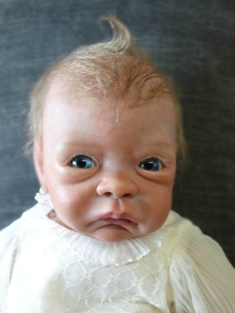 Малышка реборн Пейдж примеряет крестильное платье