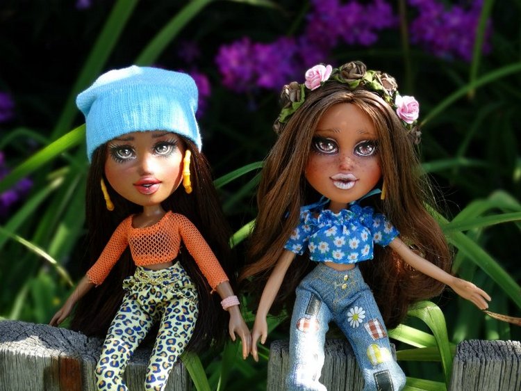 Мои девочки (перерисованные Братц 2015) вышли на улицу